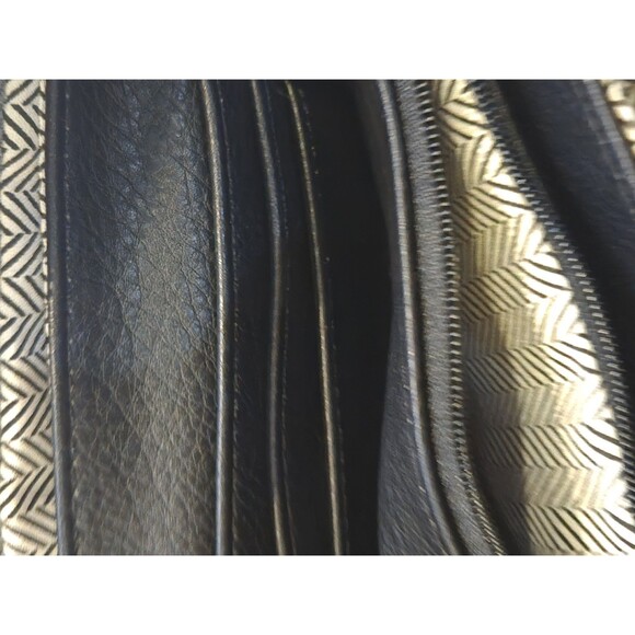 Jen & Co. Riley Plaid 3 Compartment Crossbody/Wristlet. - Picture 8 of 8